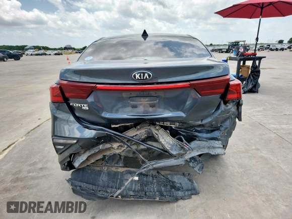 2019 Kia Forte LXS with VIN 3KPF24AD6KE081299, listed as a Copart auction lot 61627335 with 69,658 mi miles and Salvage title. Bid and sale history available at DreamBid. Image 6.