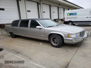 1996 Cadillac Fleetwood z VIN 1G6DW52P3TR710083, wystawiony jako Copart lot #52963025 z przebiegiem 130 658 mil mil oraz Czysty tytuł • Clean title. Historia ofert i sprzedaży dostępna na DreamBid. Obrazek 4.