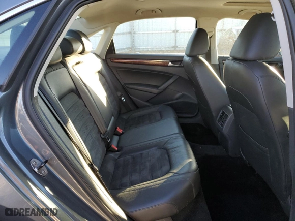 2013 Volkswagen Passat SEL Premium with VIN 1VWCM7A32DC146405, listed as a Copart auction lot 43192015 with 131,211 mi miles and Clean Title. Bid and sale history available at carsss.com. Image 10.