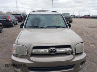 2005 Toyota Sequoia SR5 with VIN 5TDBT44A55S244712, listed as a IAAI auction lot 42037865 with 205,226 mi miles and . Bid and sale history available at DreamBid. Image 12.