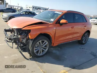 2024 Audi Q3 S line Premium Plus z VIN WA1EECF37R1130210, wystawiony jako Copart lot #44216955 z przebiegiem 1 063 mil mil oraz Szkoda całkowita • Salvage title. Historia ofert i sprzedaży dostępna na DreamBid. Obrazek 1.