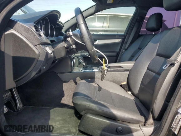 2014 Mercedes-Benz C 250 Sport с VIN WDDGF4HBXEA956765, выставлен на аукционе Copart как лот 60858855 с пробегом 113 149 миль миль и Чистый • Clean title. История ставок и продаж доступна на DreamBid. Изображение 7.
