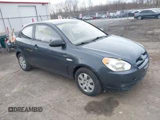 2008 Hyundai Accent GS with VIN KMHCM36C18U091400, listed as a IAAI auction lot 41942989 with 179,072 mi miles. Bid and sale history available at carsss.com. Image 1.