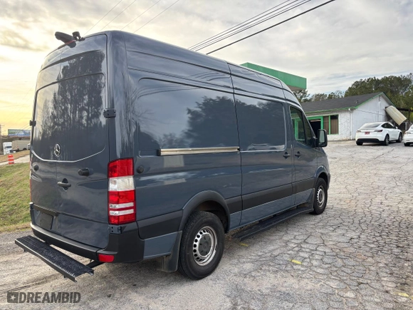 2018 Mercedes-Benz Sprinter Cargo Van Worker with VIN WD3PE7CD8JP637860, listed as a Copart auction lot 45591045 with 104,702 mi miles and Clean Title. Bid and sale history available at carsss.com. Image 4.