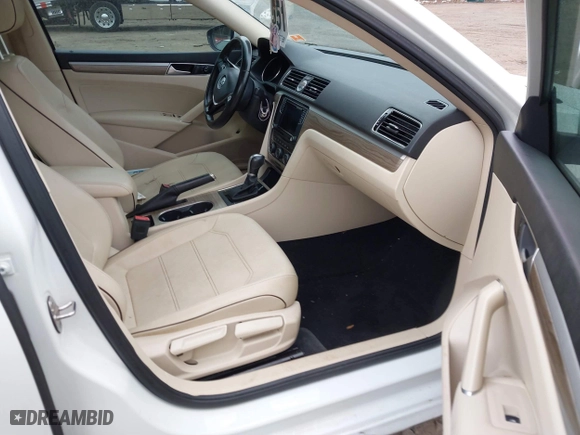 2016 Volkswagen Passat 1.8T SE w/Technology with VIN 1VWBS7A30GC013454, listed as a IAAI auction lot 41477109 with 134,027 mi miles. Bid and sale history available at carsss.com. Image 5.