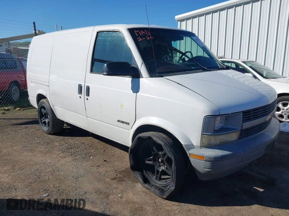 1997 Chevrolet Astro Cargo Van with VIN 1GCDM19WXVB186404, listed as a IAAI auction lot 41634579 with 277,674 mi miles. Bid and sale history available at carsss.com. Image 1.