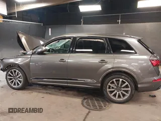 2024 Audi Q7 Premium Plus z VIN WA1LCBF71RD004059, wystawiony jako IAAI lot #42049719 z przebiegiem 10 651 mil mil oraz . Historia ofert i sprzedaży dostępna na DreamBid. Obrazek 14.