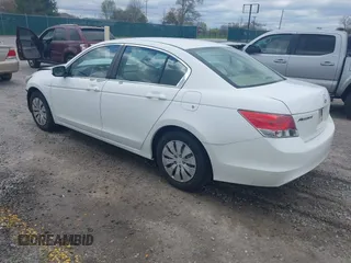2010 Honda Accord LX z VIN 1HGCP2F38AA190312, wystawiony jako IAAI lot #42026131 z przebiegiem 143 679 mil mil oraz . Historia ofert i sprzedaży dostępna na DreamBid. Obrazek 3.