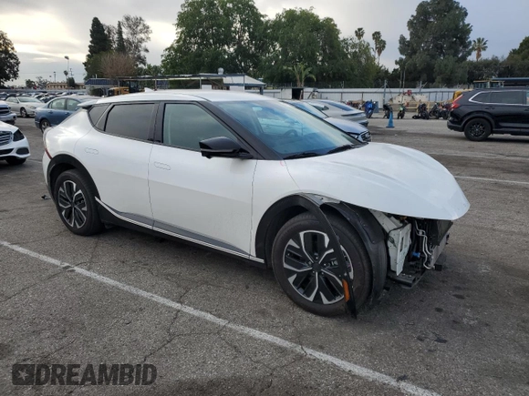 2022 Kia EV6 Wind with VIN KNDC3DLC0N5055138, listed as a Copart auction lot 48755975 with 30,493 mi miles and Salvage Title. Bid and sale history available at carsss.com. Image 4.