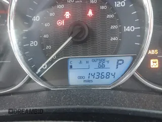 2015 Toyota Corolla L z VIN 5YFBURHE4FP204526, wystawiony jako IAAI lot #42503462 z przebiegiem 143 684 mil mil oraz . Historia ofert i sprzedaży dostępna na DreamBid. Obrazek 16.