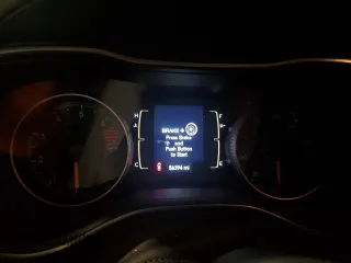 2020 Jeep Cherokee Altitude z VIN 1C4PJMLB5LD608318, wystawiony jako Copart lot #55660845 z przebiegiem 56 394 mil mil oraz Szkoda całkowita • Salvage title. Historia ofert i sprzedaży dostępna na DreamBid. Obrazek 9.