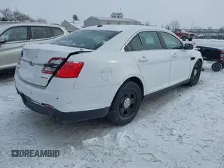 2017 Ford Police Interceptor Sedan with VIN 1FAHP2L88HG100142, listed as a IAAI auction lot 41608283 with 113,786 mi miles. Bid and sale history available at carsss.com. Image 4.
