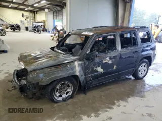 2015 Jeep Patriot Altitude z VIN 1C4NJRBB7FD105402, wystawiony jako Copart lot #57579485 z przebiegiem Nie podano mil oraz Nie do naprawy • Non repairable. Historia ofert i sprzedaży dostępna na DreamBid. Obrazek 1.