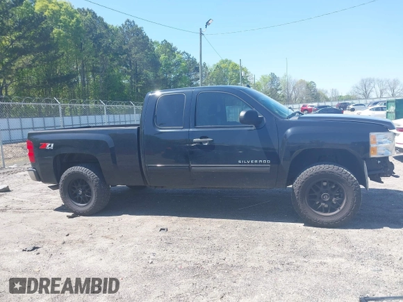 2013 Chevrolet Silverado 1500 LT with VIN 1GCRKSE71DZ411511, listed as a IAAI auction lot 41996180 with 141,934 mi miles and . Bid and sale history available at DreamBid. Image 14.