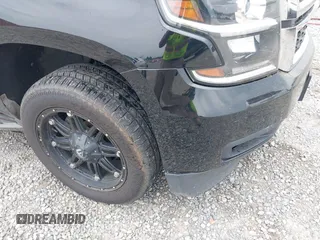 2017 Chevrolet Tahoe LT z VIN 1GNSCBKC1HR326973, wystawiony jako IAAI lot #42212769 z przebiegiem 128 074 mil mil oraz . Historia ofert i sprzedaży dostępna na DreamBid. Obrazek 6.