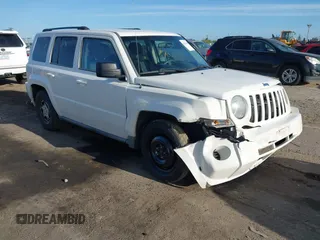2010 Jeep Patriot Sport z VIN 1J4NF2GB6AD524703, wystawiony jako IAAI lot #42304168 z przebiegiem 140 140 mil mil oraz . Historia ofert i sprzedaży dostępna na DreamBid. Obrazek 1.