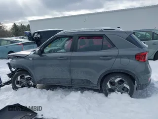 2021 Hyundai Venue Denim z VIN KMHRC8A31MU093143, wystawiony jako IAAI lot #41541572 z przebiegiem 24 804 mil mil oraz . Historia ofert i sprzedaży dostępna na DreamBid. Obrazek 15.
