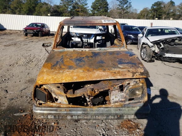 1986 Ford Bronco z VIN 1FMCU14TXGUD18203, wystawiony jako Copart lot #47194155 z przebiegiem Nie podano mil oraz Czysty tytuł • Clean title. Historia ofert i sprzedaży dostępna na DreamBid. Obrazek 5.