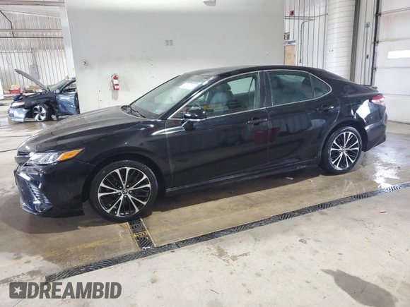 2018 Toyota Camry LE с VIN 4T1B11HK4JU153570, выставлен на аукционе Copart как лот 60234785 с пробегом 75 862 миль миль и Списание • Salvage title. История ставок и продаж доступна на DreamBid. Изображение 1.