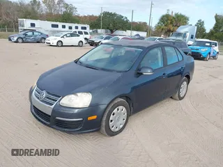 2005 Volkswagen Jetta 2.5 with VIN 3VWPG71K15M633921, listed as a IAAI auction lot 41186775 with 137,915 mi miles and . Bid and sale history available at DreamBid. Image 2.