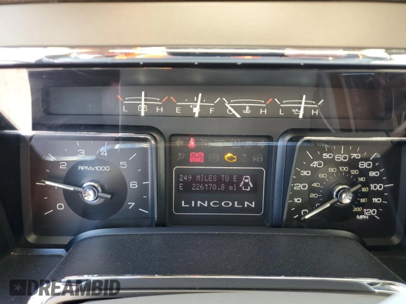 2012 Lincoln Navigator z VIN 5LMJJ2H57CEL08358, wystawiony jako Copart lot #56099615 z przebiegiem 226 170 mil mil oraz Szkoda całkowita • Salvage title. Historia ofert i sprzedaży dostępna na DreamBid. Obrazek 9.