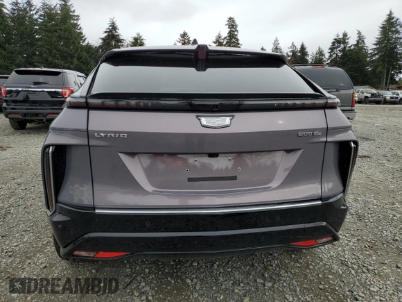 2024 Cadillac LYRIQ Luxury z VIN 1GYKPSRL1RZ138162, wystawiony jako Copart lot #51017895 z przebiegiem 905 mil mil oraz Szkody całkowita. Historia ofert i sprzedaży dostępna na DreamBid. Obrazek 6.