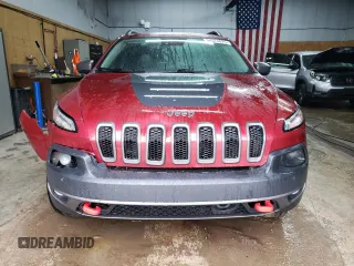 2017 Jeep Cherokee Trailhawk z VIN 1C4PJMBS7HW524644, wystawiony jako Copart lot #54374875 z przebiegiem 166 138 mil mil oraz Czysty tytuł • Clean title. Historia ofert i sprzedaży dostępna na DreamBid. Obrazek 5.