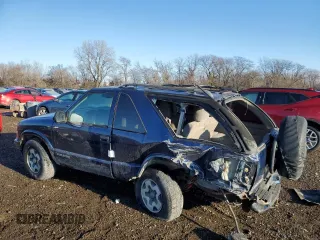 1998 Chevrolet Blazer LS with VIN 1GNCT18W5WK259946, listed as a Copart auction lot 84626144 with 192,036 mi miles and Salvage title. Bid and sale history available at DreamBid. Image 2.