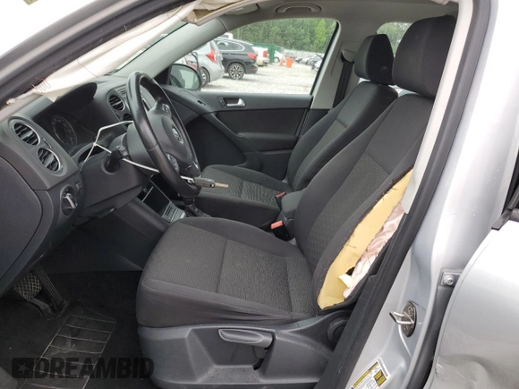 2015 Volkswagen Tiguan SE with VIN WVGAV7AX4FW552810, listed as a Copart auction lot 54490895 with 174,659 mi miles and Salvage title. Bid and sale history available at DreamBid. Image 7.