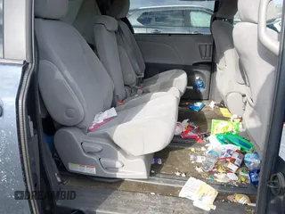 2016 Toyota Sienna LE AAS with VIN 5TDKK3DCXGS734130, listed as a IAAI auction lot 41519212 with 88,137 mi miles. Bid and sale history available at carsss.com. Image 8.