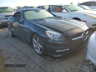 2014 Mercedes-Benz SLK-Class SLK 350 with VIN WDDPK5HA4EF076348, listed as a Copart auction lot 73829014 with 0 mi miles and Salvage Title. Bid and sale history available at carsss.com. Image 4.