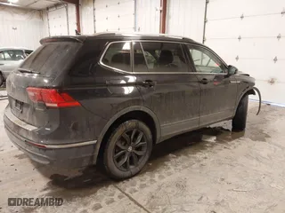 2024 Volkswagen Tiguan SE with VIN 3VV2B7AX7RM043477, listed as a IAAI auction lot 41353480 with 16,414 mi miles. Bid and sale history available at carsss.com. Image 4.
