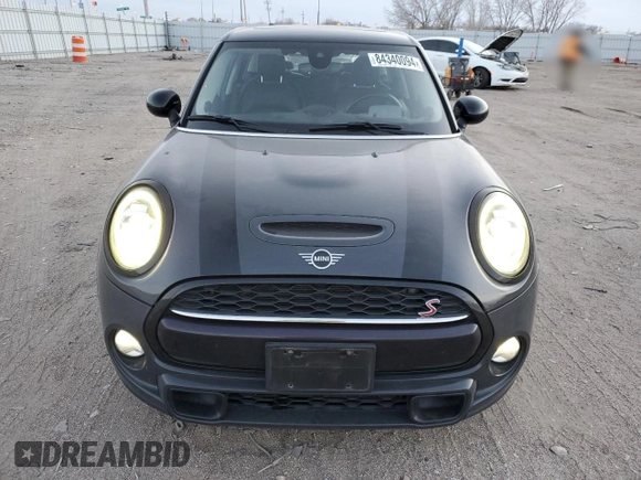 2019 MINI Hardtop 4 Door Cooper S z VIN WMWXU3C56K2H86633, wystawiony jako Copart lot #84340094 z przebiegiem 67 712 mil mil oraz Szkoda całkowita • Salvage title. Historia ofert i sprzedaży dostępna na DreamBid. Obrazek 5.