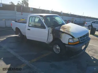 1998 Ford Ranger XL with VIN 1FTYR14U4WPA33661, listed as a IAAI auction lot 40824383 with 131,858 mi miles. Bid and sale history available at carsss.com. Image 1.