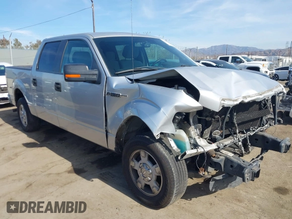 2012 Ford F-150 XL with VIN 1FTFW1CFXCKD19798, listed as a IAAI auction lot 40895154 with 196,917 mi miles. Bid and sale history available at carsss.com. Image 1.