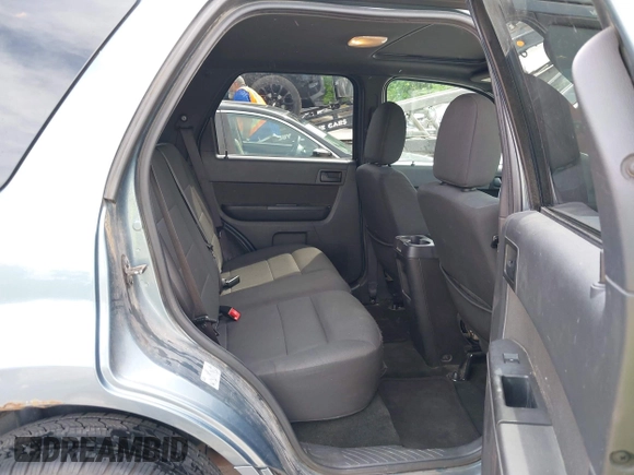 2012 Ford Escape XLT z VIN 1FMCU9DG7CKB91272, wystawiony jako IAAI lot #42168619 z przebiegiem 119 011 mil mil oraz . Historia ofert i sprzedaży dostępna na DreamBid. Obrazek 8.