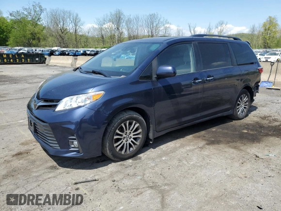 2018 Toyota Sienna XLE Auto Access Seat z VIN 5TDYZ3DC1JS962837, wystawiony jako Copart lot #54795435 z przebiegiem 122 282 mil mil oraz Nie do naprawy • Non repairable. Historia ofert i sprzedaży dostępna na DreamBid. Obrazek 1.