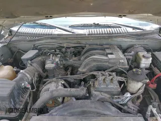 2005 Mercury Mountaineer z VIN 4M2DU66K55ZJ14137, wystawiony jako IAAI lot #42317632 z przebiegiem Nie podano mil oraz . Historia ofert i sprzedaży dostępna na DreamBid. Obrazek 10.