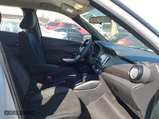 2018 Nissan Kicks SV with VIN 3N1CP5CU1JL505380, listed as a IAAI auction lot 40267581 with 80,705 mi miles. Bid and sale history available at carsss.com. Image 5.