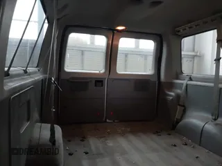 2014 Ford Econoline Passenger XL z VIN 1FBNE3BL9EDB01008, wystawiony jako IAAI lot #42231120 z przebiegiem 255 170 mil mil oraz . Historia ofert i sprzedaży dostępna na DreamBid. Obrazek 8.