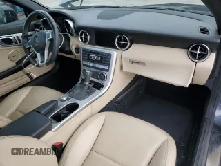 2012 Mercedes-Benz SLK 350 z VIN WDDPK5HA9CF024663, wystawiony jako Copart lot #44438745 z przebiegiem 118 331 mil mil oraz Szkoda całkowita • Salvage title. Historia ofert i sprzedaży dostępna na DreamBid. Obrazek 8.