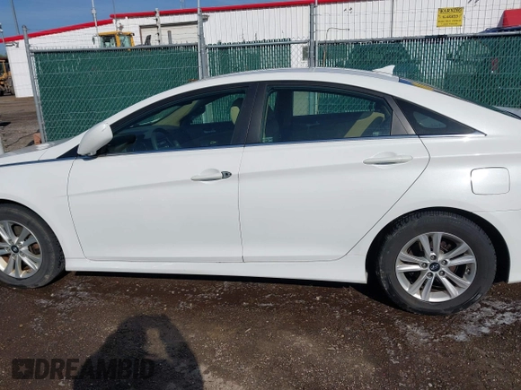 2014 Hyundai Sonata GLS with VIN 5NPEB4AC2EH882685, listed as a IAAI auction lot 42125895 with 68,669 mi miles and . Bid and sale history available at carsss.com. Image 14.