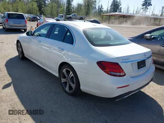 2019 Mercedes-Benz E-Class E 300 with VIN WDDZF4KBXKA592814, listed as a IAAI auction lot 42034883 with 1 mi miles. Bid and sale history available at carsss.com. Image 3.