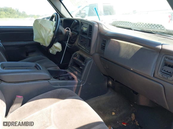 2006 Chevrolet Silverado 1500 LT1 with VIN 1GCEC19V46Z210980, listed as a IAAI auction lot 40189952 with 228,543 mi miles. Bid and sale history available at carsss.com. Image 5.
