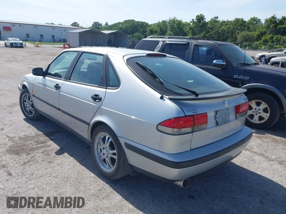 1999 Saab 9-3 z VIN YS3DF55P3X2062289, wystawiony jako IAAI lot #42431225 z przebiegiem 101 086 mil mil oraz . Historia ofert i sprzedaży dostępna na DreamBid. Obrazek 3.
