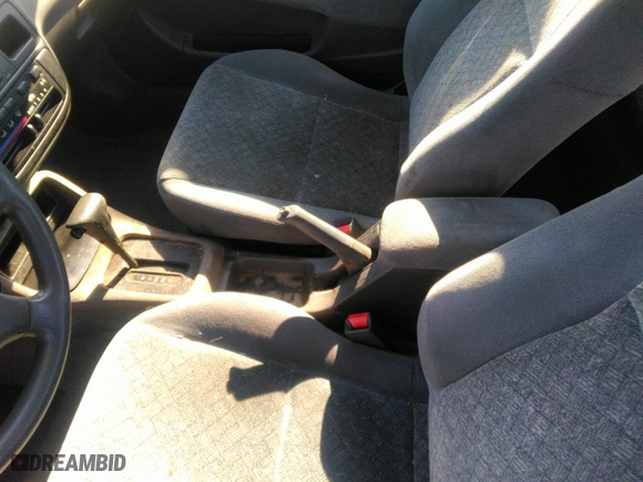 1998 Honda Civic EX with VIN 1HGEJ824XWL034327, listed as a IAAI auction lot 41231299 with 142,222 mi miles. Bid and sale history available at carsss.com. Image 15.