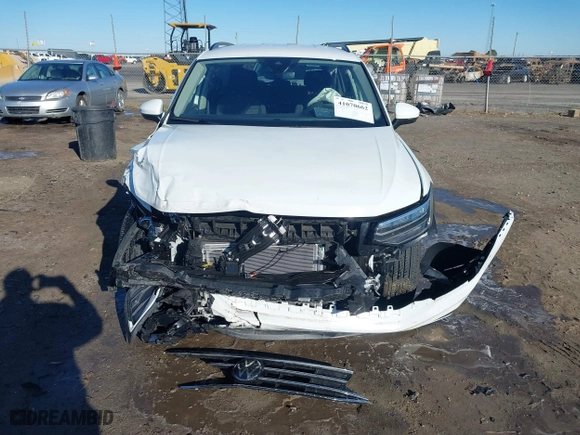 2024 Volkswagen Tiguan S with VIN 3VVRB7AX3RM146054, listed as a IAAI auction lot 41070662 with 4,756 mi miles. Bid and sale history available at carsss.com. Image 12.