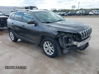 2016 Jeep Cherokee Latitude with VIN 1C4PJLCS2GW190322, listed as a IAAI auction lot 41290901 with 118,513 mi miles. Bid and sale history available at carsss.com. Image 1.