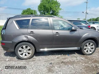 2010 Mitsubishi Outlander SE with VIN JA4AS3AW0AZ002972, listed as a IAAI auction lot 42220473 with 225,584 mi miles and . Bid and sale history available at DreamBid. Image 13.