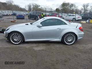 2006 Mercedes-Benz SLK 55 AMG with VIN WDBWK73F66F104476, listed as a IAAI auction lot 41947845 with 87,043 mi miles and . Bid and sale history available at DreamBid. Image 14.